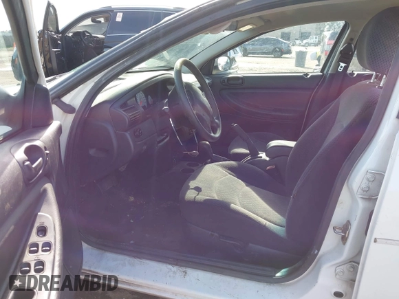✅ 2004 Dodge Stratus • VIN: 1B3EL46J14N306719 • Lot: 44420196. Wystawiony na IAAI z przebiegiem 125 296 mil. Bezpłatny archiwum sprzedaży aukcyjnych z USA i szczegółowy raport historii pojazdu na DreamBid. Zdjęcie 5.