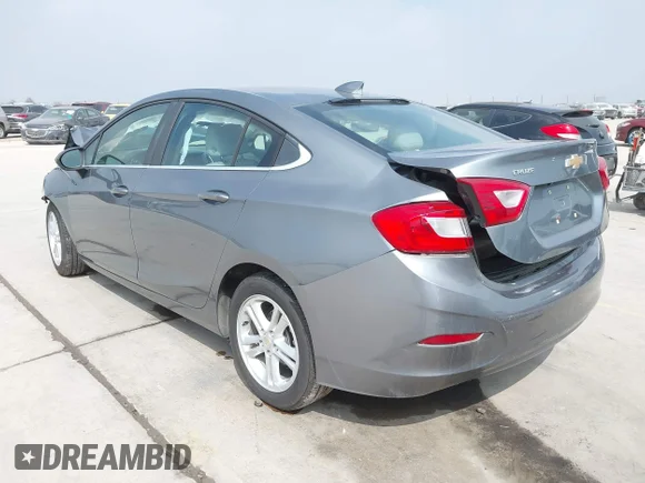 ✅ 2018 Chevrolet Cruze LT • VIN: 1G1BE5SM2J7190103 • Lot: 44423433. Wystawiony na IAAI z przebiegiem 89 137 mil. Bezpłatny archiwum sprzedaży aukcyjnych z USA i szczegółowy raport historii pojazdu na DreamBid. Zdjęcie 3.