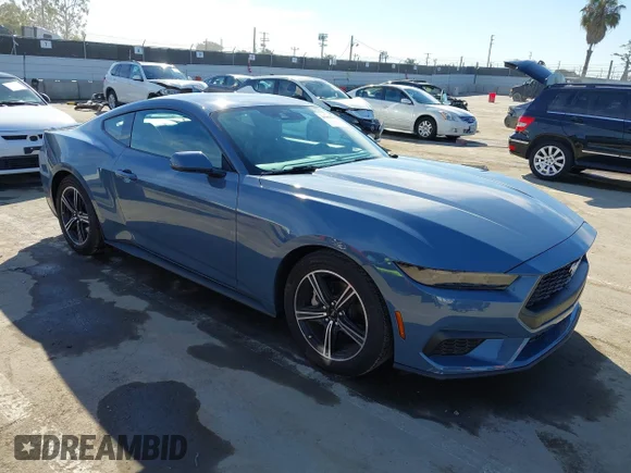 ✅ 2025 Ford Mustang EcoBoost • VIN: 1FA6P8TH2S5116155 • Лот: 44488988. Опубликован ранее на IAAI с пробегом 8 042 миль. Бесплатный доступ к архиву аукционных продаж из США и подробный отчёт об истории автомобиля на DreamBid. Изображение 1.