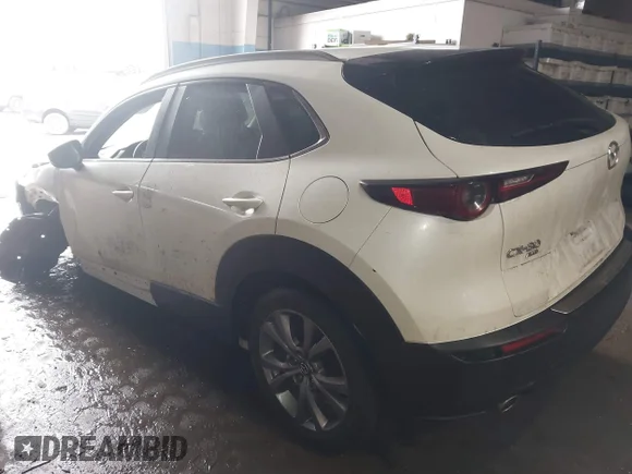✅ 2023 Mazda CX-30 S Carbon Edition • VIN: 3MVDMBCM8PM555879 • Lot: 44423684. Wystawiony na IAAI z przebiegiem 51 695 mil. Bezpłatny archiwum sprzedaży aukcyjnych z USA i szczegółowy raport historii pojazdu na DreamBid. Zdjęcie 3.