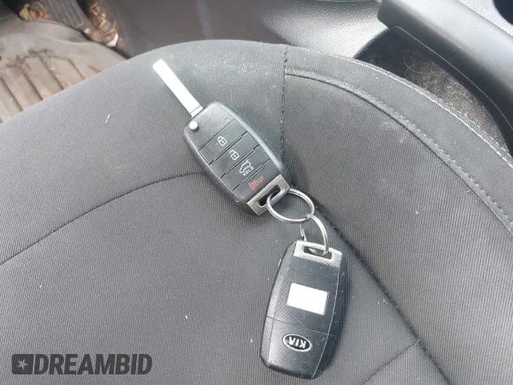 ✅ 2014 Kia Soul • VIN: KNDJN2A22E7721792 • Lot: 45281859. Wystawiony na IAAI z przebiegiem 199 145 mil. Bezpłatny archiwum sprzedaży aukcyjnych z USA i szczegółowy raport historii pojazdu na DreamBid. Zdjęcie 11.