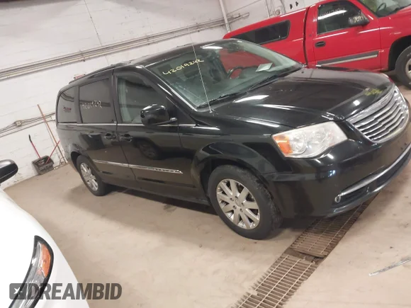 ✅ 2013 Chrysler Town & Country Touring • VIN: 2C4RC1BG5DR696431 • Lot: 45307481. Wystawiony na IAAI z przebiegiem 255 396 mil. Bezpłatny archiwum sprzedaży aukcyjnych z USA i szczegółowy raport historii pojazdu na DreamBid. Zdjęcie 1.
