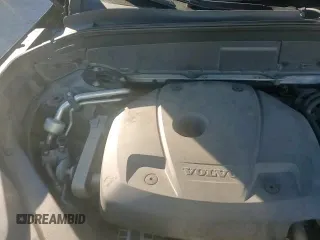 ✅ 2018 Volvo XC90 Momentum • VIN: YV4A22PK2J1375737 • Lot: 87071615. Wystawiony na Copart z przebiegiem 144 156 mil. Bezpłatny archiwum sprzedaży aukcyjnych z USA i szczegółowy raport historii pojazdu na DreamBid. Zdjęcie 14.