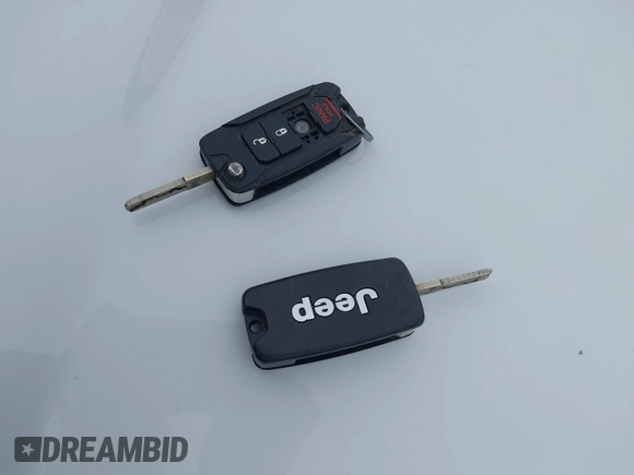 ✅ 2015 Jeep Renegade Latitude • VIN: ZACCJABT1FPC23142 • Lot: 44822764. Wystawiony na IAAI z przebiegiem 214 364 mil. Bezpłatny archiwum sprzedaży aukcyjnych z USA i szczegółowy raport historii pojazdu na DreamBid. Zdjęcie 11.