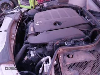 ✅ 2019 Mercedes-Benz C 300 • VIN: 55SWF8DB4KU308892 • Lot: 43566303. Wystawiony na IAAI z przebiegiem 170 253 mil. Bezpłatny archiwum sprzedaży aukcyjnych z USA i szczegółowy raport historii pojazdu na DreamBid. Zdjęcie 19.