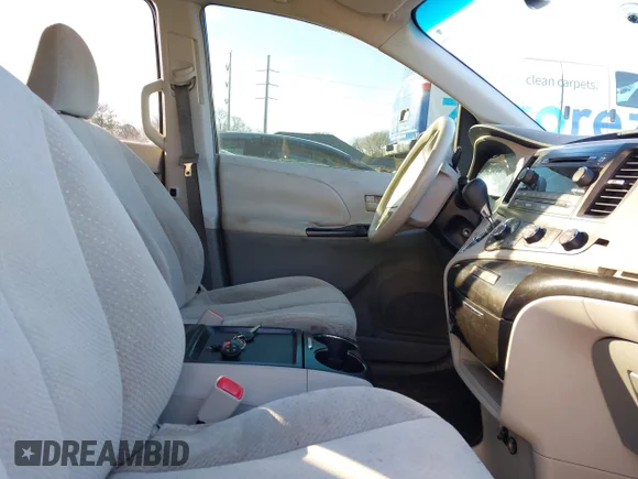 ✅ 2011 Toyota Sienna LE • VIN: 5TDKK3DC7BS024031 • Lot: 44214526. Listed on IAAI with 145,879 mi. Free auction sales archive from the USA and detailed vehicle history report at DreamBid. Image 5.