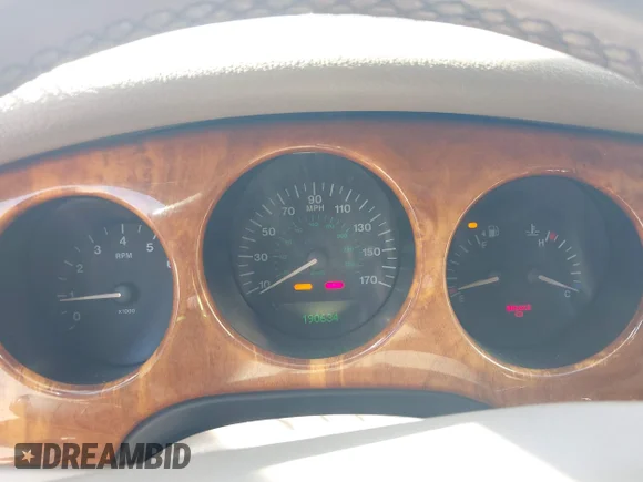 ✅ 1998 Jaguar XJ • VIN: SAJHX124XWC826996 • Lot: 42946289. Wystawiony na IAAI z przebiegiem 190 634 mil. Bezpłatny archiwum sprzedaży aukcyjnych z USA i szczegółowy raport historii pojazdu na DreamBid. Zdjęcie 7.
