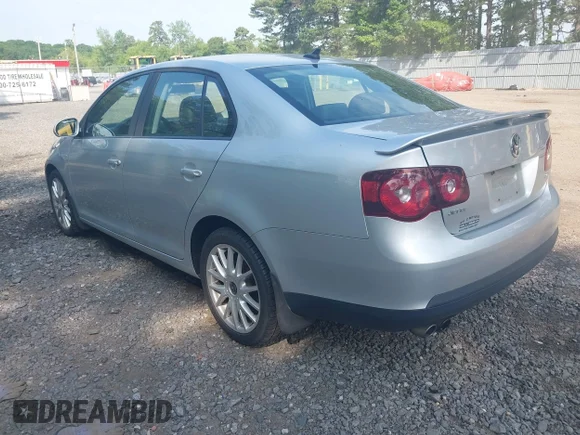 ✅ 2008 Volkswagen Jetta Wolfsburg Edition • VIN: 3VWRA71K48M180148 • Лот: 45366180. Опубліковано раніше на IAAI з пробігом 89 289 миль. Безкоштовний доступ до архіву аукціонних продажів зі США та докладний звіт про історію автомобіля на DreamBid. Зображення 3.