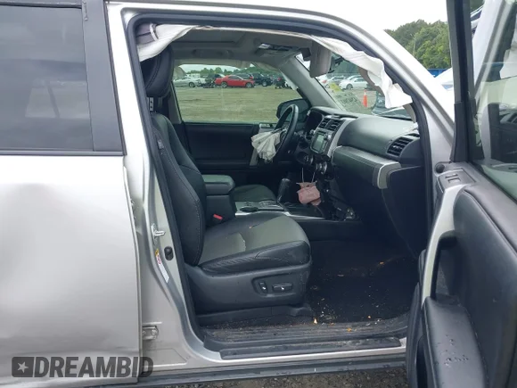 ✅ 2014 Toyota 4Runner SR5 • VIN: JTEZU5JRXE5079088 • Lot: 42947803. Wystawiony na IAAI z przebiegiem 213 945 mil. Bezpłatny archiwum sprzedaży aukcyjnych z USA i szczegółowy raport historii pojazdu na DreamBid. Zdjęcie 5.