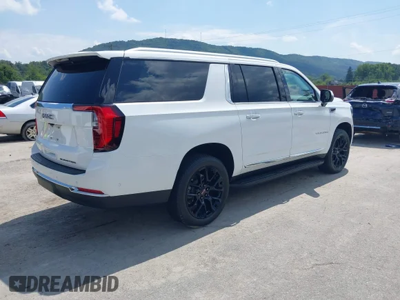 ✅ 2025 GMC Yukon XL Elevation • VIN: 1GKS2GRD1SR261447 • Lot: 42998642. Wystawiony na IAAI z przebiegiem 7 430 mil. Bezpłatny archiwum sprzedaży aukcyjnych z USA i szczegółowy raport historii pojazdu na DreamBid. Zdjęcie 4.