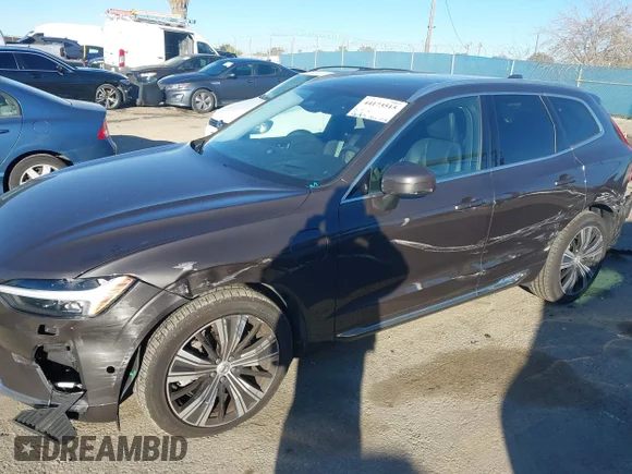 ✅ 2022 Volvo XC60 Inscription • VIN: YV4H60DL6N1077203 • Lot: 44173515. Wystawiony na IAAI z przebiegiem 58 049 mil. Bezpłatny archiwum sprzedaży aukcyjnych z USA i szczegółowy raport historii pojazdu na DreamBid. Zdjęcie 6.