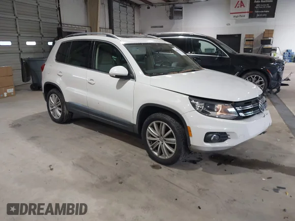 ✅ 2013 Volkswagen Tiguan S • VIN: WVGBV3AX4DW565244 • Лот: 44992658. Опубликован ранее на IAAI с пробегом 111 211 миль. Бесплатный доступ к архиву аукционных продаж из США и подробный отчёт об истории автомобиля на DreamBid. Изображение 1.
