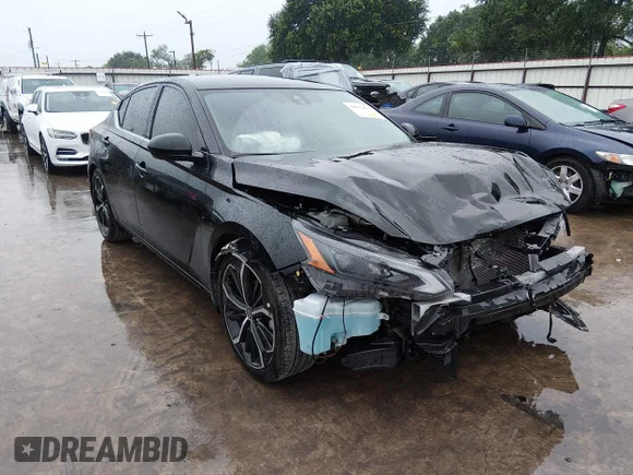 ✅ 2024 Nissan Altima SR • VIN: 1N4BL4CV6RN349118 • Lot: 44972835. Wystawiony na IAAI z przebiegiem 69 519 mil. Bezpłatny archiwum sprzedaży aukcyjnych z USA i szczegółowy raport historii pojazdu na DreamBid. Zdjęcie 1.