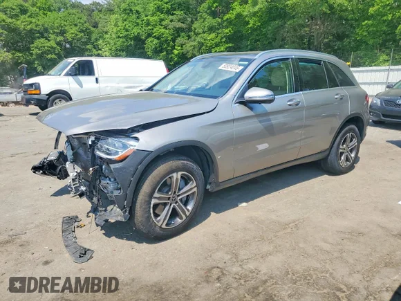 ✅ 2021 Mercedes-Benz GLC 300 • VIN: W1N0G8DB0MF942700 • Lot: 50924046. Wystawiony na Copart z przebiegiem 25 513 mil. Bezpłatny archiwum sprzedaży aukcyjnych z USA i szczegółowy raport historii pojazdu na DreamBid. Zdjęcie 1.
