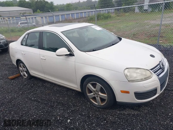 ✅ 2009 Volkswagen Jetta SE • VIN: 3VWRZ71K59M151669 • Lot: 45204465. Listed on IAAI with 210,742 mi. Free auction sales archive from the USA and detailed vehicle history report at DreamBid. Image 1.