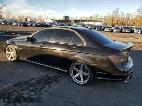 ✅ 2011 Mercedes-Benz C 63 AMG • VIN: WDDGF7HB3BF537480 • Лот: 87599385. Опубліковано раніше на Copart з пробігом 114 643 миль. Безкоштовний доступ до архіву аукціонних продажів зі США та докладний звіт про історію автомобіля на DreamBid. Зображення 2.