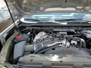 ✅ 2025 Chevrolet Silverado 2500HD LT • VIN: 2GC4KNEY6S1143968 • Lot: 69781745. Wystawiony na Copart z przebiegiem 20 570 mil. Bezpłatny archiwum sprzedaży aukcyjnych z USA i szczegółowy raport historii pojazdu na DreamBid. Zdjęcie 14.