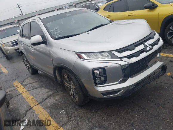 ✅ 2023 Mitsubishi Outlander ES • VIN: JA4ARUAU5PU014749 • Lot: 43867079. Wystawiony na IAAI z przebiegiem 18 200 mil. Bezpłatny archiwum sprzedaży aukcyjnych z USA i szczegółowy raport historii pojazdu na DreamBid. Zdjęcie 1.