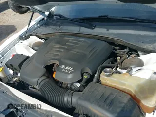 ✅ 2015 Chrysler 300 C • VIN: 2C3CCAEG8FH755728 • Lot: 42167277. Listed on IAAI with 110,814 mi. Free auction sales archive from the USA and detailed vehicle history report at DreamBid. Image 19.