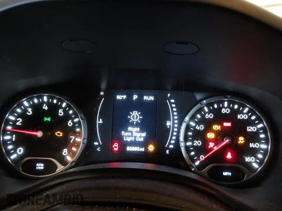 ✅ 2018 Jeep Renegade Altitude • VIN: ZACCJBBBXJPJ02645 • Lot: 44800840. Wystawiony na IAAI z przebiegiem 83 895 mil. Bezpłatny archiwum sprzedaży aukcyjnych z USA i szczegółowy raport historii pojazdu na DreamBid. Zdjęcie 7.