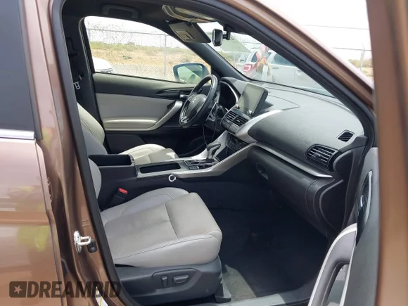 ✅ 2022 Mitsubishi Eclipse Cross SE • VIN: JA4ASWAA5NZ057350 • Lot: 42794878. Wystawiony na IAAI z przebiegiem 54 553 mil. Bezpłatny archiwum sprzedaży aukcyjnych z USA i szczegółowy raport historii pojazdu na DreamBid. Zdjęcie 5.