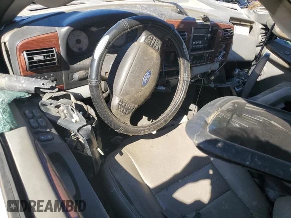 ✅ 2006 Ford F-250 XL • VIN: 1FTSW21P36ED97004 • Lot: 81596764. Wystawiony na Copart z przebiegiem Nie podano. Bezpłatny archiwum sprzedaży aukcyjnych z USA i szczegółowy raport historii pojazdu na DreamBid. Zdjęcie 8.