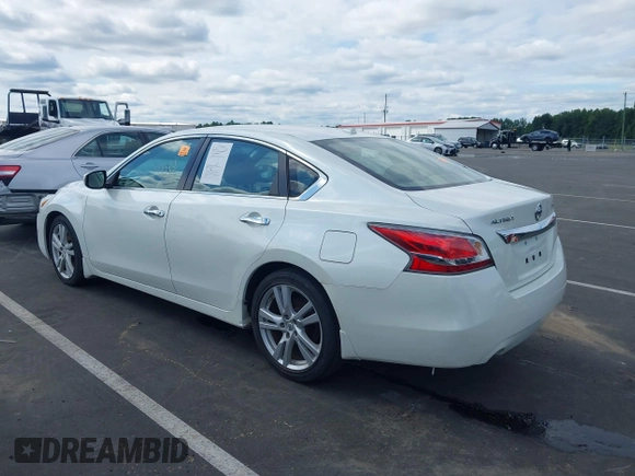 ✅ 2015 Nissan Altima SL • VIN: 1N4BL3AP7FC130111 • Lot: 43062468. Wystawiony na IAAI z przebiegiem Nie podano. Bezpłatny archiwum sprzedaży aukcyjnych z USA i szczegółowy raport historii pojazdu na DreamBid. Zdjęcie 3.