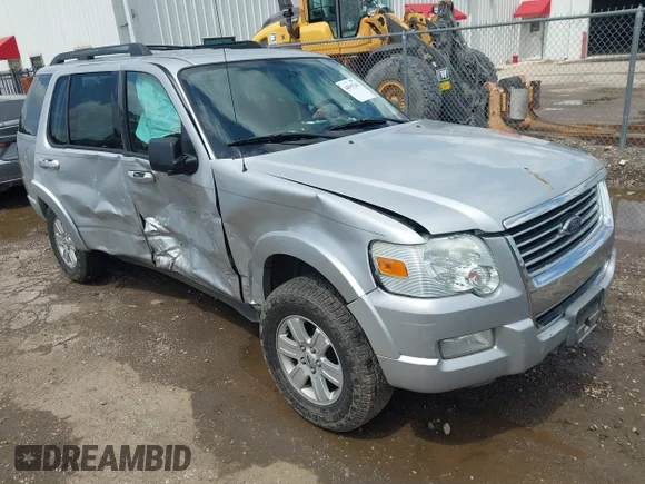 ✅ 2010 Ford Explorer XLT • VIN: 1FMEU6DEXAUA01732 • Lot: 44899246. Wystawiony na IAAI z przebiegiem 255 244 mil. Bezpłatny archiwum sprzedaży aukcyjnych z USA i szczegółowy raport historii pojazdu na DreamBid. Zdjęcie 1.