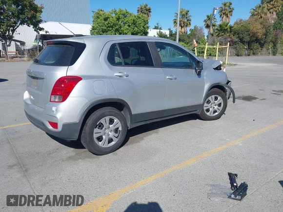 ✅ 2017 Chevrolet Trax LS • VIN: 3GNCJKSB7HL267128 • Лот: 45322368. Опубліковано раніше на IAAI з пробігом 139 000 миль. Безкоштовний доступ до архіву аукціонних продажів зі США та докладний звіт про історію автомобіля на DreamBid. Зображення 4.