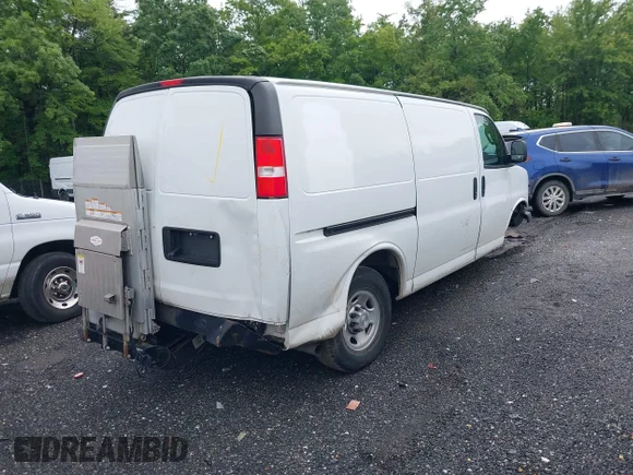 ✅ 2019 Chevrolet Express 3500 • VIN: 1GCZGGFP9K1332273 • Лот: 42322840. Опубликован ранее на IAAI с пробегом 92 507 миль. Бесплатный доступ к архиву аукционных продаж из США и подробный отчёт об истории автомобиля на DreamBid. Изображение 4.