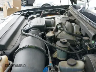 ✅ 2001 Lincoln Navigator • VIN: 5LMEU27R91LJ12007 • Lot: 42051253. Wystawiony na IAAI z przebiegiem 149 533 mil. Bezpłatny archiwum sprzedaży aukcyjnych z USA i szczegółowy raport historii pojazdu na DreamBid. Zdjęcie 17.