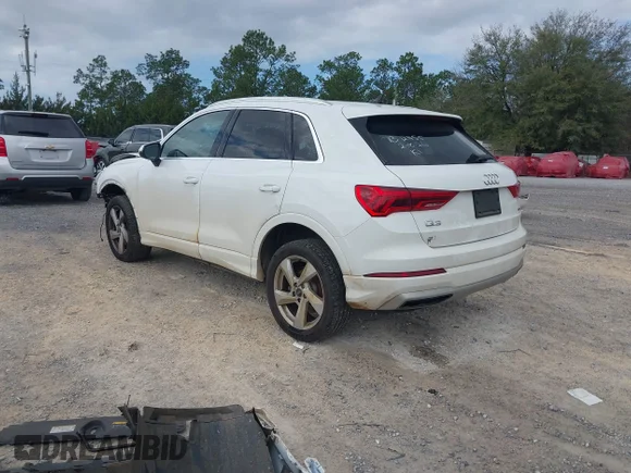 ✅ 2021 Audi Q3 Premium • VIN: WA1AUCF38M1103284 • Lot: 44485109. Wystawiony na IAAI z przebiegiem 124 284 mil. Bezpłatny archiwum sprzedaży aukcyjnych z USA i szczegółowy raport historii pojazdu na DreamBid. Zdjęcie 3.