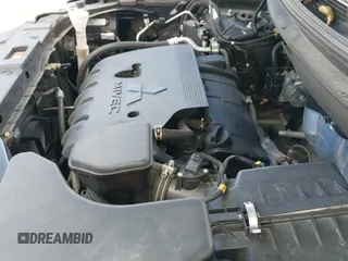 ✅ 2019 Mitsubishi Outlander ES • VIN: JA4AZ3A39KZ005405 • Lot: 43361462. Listed on IAAI with 115,789 mi. Free auction sales archive from the USA and detailed vehicle history report at DreamBid. Image 19.