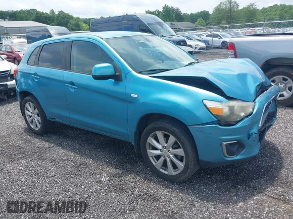 ✅ 2014 Mitsubishi Outlander ES • VIN: 4A4AP3AU8EE029140 • Лот: 45198108. Опубликован ранее на IAAI с пробегом 181 103 миль. Бесплатный доступ к архиву аукционных продаж из США и подробный отчёт об истории автомобиля на DreamBid. Изображение 1.