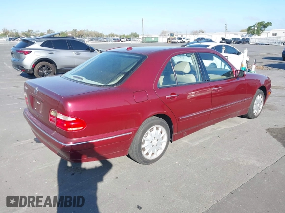 ✅ 2000 Mercedes-Benz E 320 • VIN: WDBJF65J7YB125521 • Lot: 44511675. Wystawiony na IAAI z przebiegiem 109 513 mil. Bezpłatny archiwum sprzedaży aukcyjnych z USA i szczegółowy raport historii pojazdu na DreamBid. Zdjęcie 4.