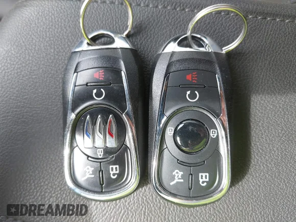 ✅ 2025 Buick Envista Sport Touring • VIN: KL47LBEP6SB189715 • Lot: 44921021. Wystawiony na IAAI z przebiegiem 8 177 mil. Bezpłatny archiwum sprzedaży aukcyjnych z USA i szczegółowy raport historii pojazdu na DreamBid. Zdjęcie 11.
