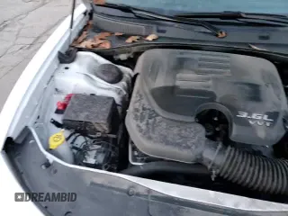 ✅ 2022 Dodge Charger SXT • VIN: 2C3CDXBG1NH162294 • Lot: 92995295. Listed on Copart with 33,351 mi. Free auction sales archive from the USA and detailed vehicle history report at DreamBid. Image 13.