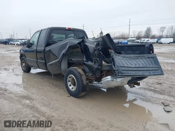 ✅ 2002 Ford F-250 XL • VIN: 3FTNX20L62MA01807 • Lot: 41544727. Wystawiony na IAAI z przebiegiem 131 967 mil. Bezpłatny archiwum sprzedaży aukcyjnych z USA i szczegółowy raport historii pojazdu na DreamBid. Zdjęcie 3.