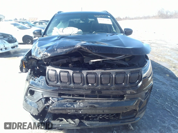 ✅ 2022 Jeep Compass Latitude • VIN: 3C4NJDBB5NT198996 • Lot: 41612511. Wystawiony na IAAI z przebiegiem 13 986 mil. Bezpłatny archiwum sprzedaży aukcyjnych z USA i szczegółowy raport historii pojazdu na DreamBid. Zdjęcie 6.