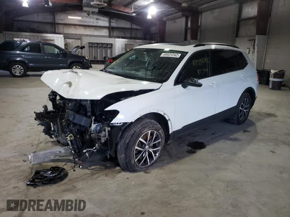 ✅ 2019 Volkswagen Tiguan SE • VIN: 3VV2B7AX7KM070233 • Лот: 69931242. Опубликован ранее на Copart с пробегом 89 544 миль. Бесплатный доступ к архиву аукционных продаж из США и подробный отчёт об истории автомобиля на DreamBid. Изображение 1.