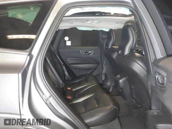 ✅ 2019 Volvo XC60 Momentum • VIN: LYVA22RK4KB229432 • Lot: 42419336. Wystawiony na IAAI z przebiegiem 67 179 mil. Bezpłatny archiwum sprzedaży aukcyjnych z USA i szczegółowy raport historii pojazdu na DreamBid. Zdjęcie 8.