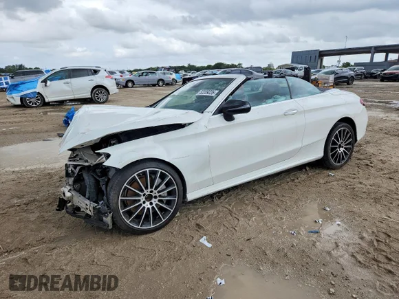 ✅ 2023 Mercedes-Benz C 300 • VIN: W1KWK8DB0PG119303 • Lot: 52209226. Wystawiony na Copart z przebiegiem Nie podano. Bezpłatny archiwum sprzedaży aukcyjnych z USA i szczegółowy raport historii pojazdu na DreamBid. Zdjęcie 1.