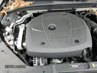 ✅ 2020 Volvo S60 R-Design • VIN: 7JRA22TM3LG067617 • Lot: 51293655. Listed on Copart with 35,107 mi. Free auction sales archive from the USA and detailed vehicle history report at DreamBid. Image 13.