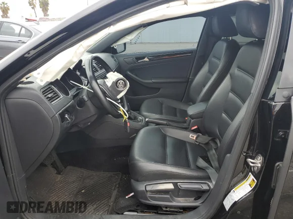✅ 2018 Volkswagen Jetta SE Sport • VIN: 3VWD17AJ9JM246474 • Lot: 45046703. Wystawiony na Copart z przebiegiem 44 772 mil. Bezpłatny archiwum sprzedaży aukcyjnych z USA i szczegółowy raport historii pojazdu na DreamBid. Zdjęcie 7.