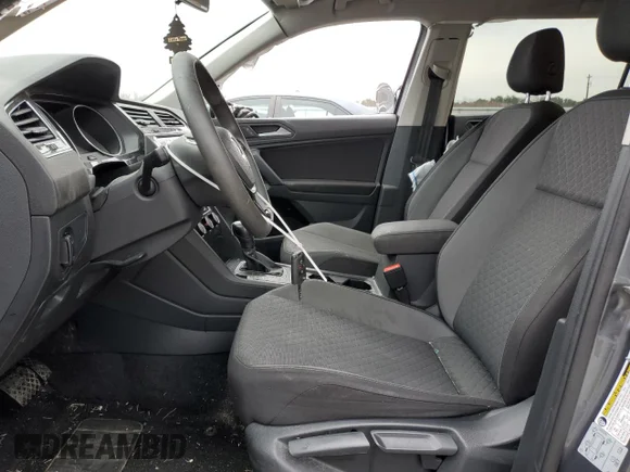 ✅ 2019 Volkswagen Tiguan S • VIN: 3VV1B7AX0KM163798 • Lot: 43304633. Listed on Copart with 59,964 mi. Free auction sales archive from the USA and detailed vehicle history report at DreamBid. Image 7.