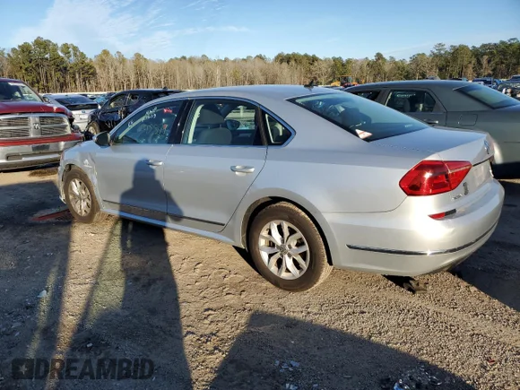 ✅ 2016 Volkswagen Passat S • VIN: 1VWAT7A33GC007009 • Lot: 38701413. Wystawiony na Copart z przebiegiem 45 377 mil. Bezpłatny archiwum sprzedaży aukcyjnych z USA i szczegółowy raport historii pojazdu na DreamBid. Zdjęcie 2.