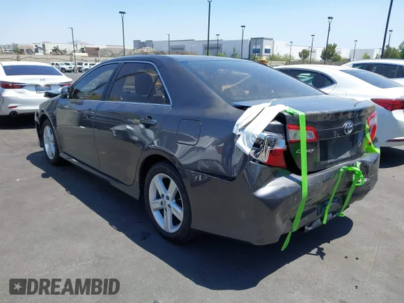 ✅ 2014 Toyota Camry SE • VIN: 4T1BF1FK5EU856198 • Lot: 45188809. Wystawiony na IAAI z przebiegiem 173 769 mil. Bezpłatny archiwum sprzedaży aukcyjnych z USA i szczegółowy raport historii pojazdu na DreamBid. Zdjęcie 3.
