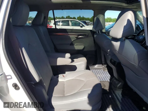 ✅ 2023 Toyota Highlander Platinum • VIN: 5TDKDRBH3PS034848 • Lot: 50315076. Listed on Copart with 52,468 mi. Free auction sales archive from the USA and detailed vehicle history report at DreamBid. Image 11.