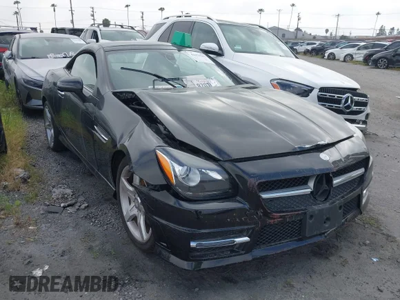 ✅ 2016 Mercedes-Benz SLK 300 • VIN: WDDPK3JA0GF124896 • Lot: 44470203. Wystawiony na IAAI z przebiegiem 28 034 mil. Bezpłatny archiwum sprzedaży aukcyjnych z USA i szczegółowy raport historii pojazdu na DreamBid. Zdjęcie 1.