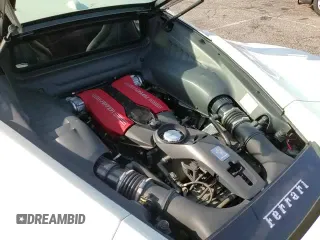 ✅ 2018 Ferrari 488 • VIN: ZFF79ALA8J0228720 • Lot: 91370855. Wystawiony na Copart z przebiegiem 37 713 mil. Bezpłatny archiwum sprzedaży aukcyjnych z USA i szczegółowy raport historii pojazdu na DreamBid. Zdjęcie 13.